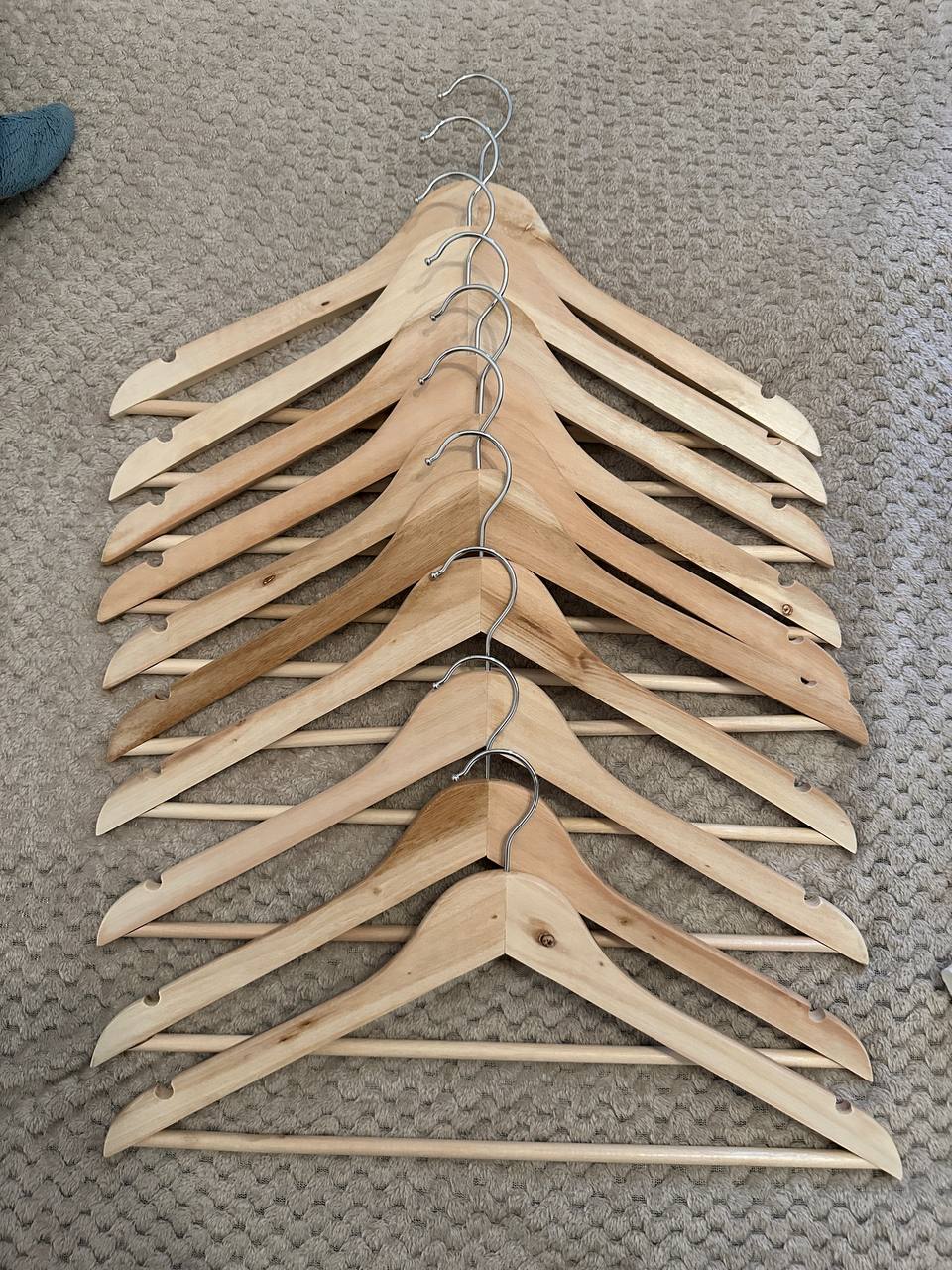 Деревянные вешалки - фото 2